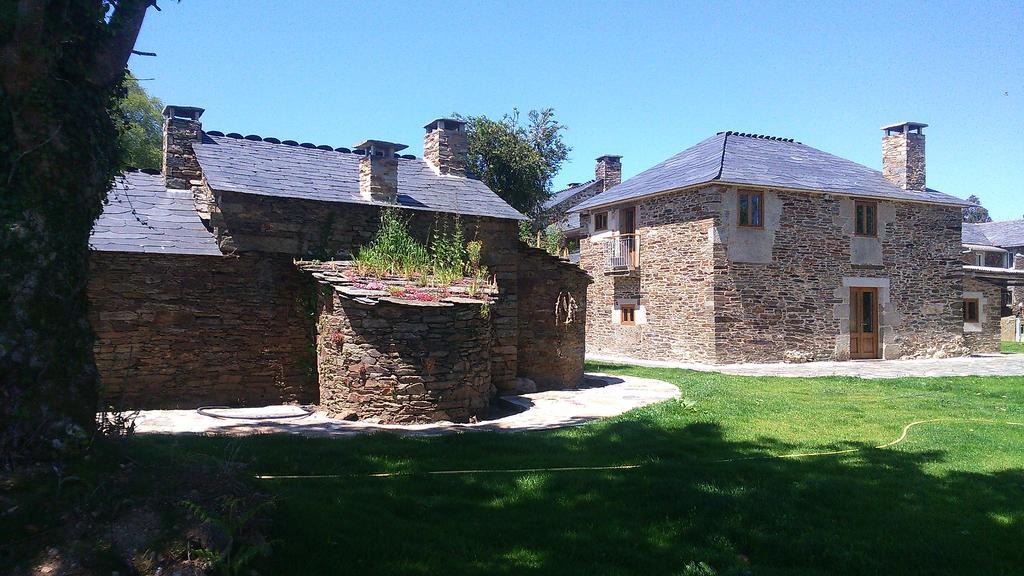Casa Do Grilo Guest House Monfero Luaran gambar