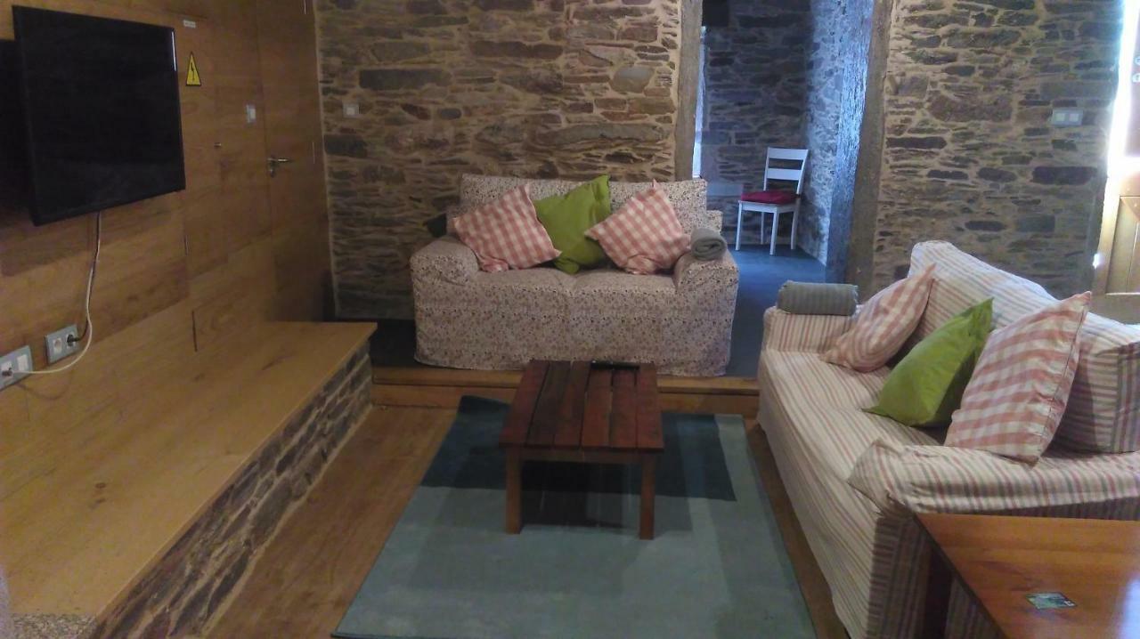 Casa Do Grilo Guest House Monfero Luaran gambar