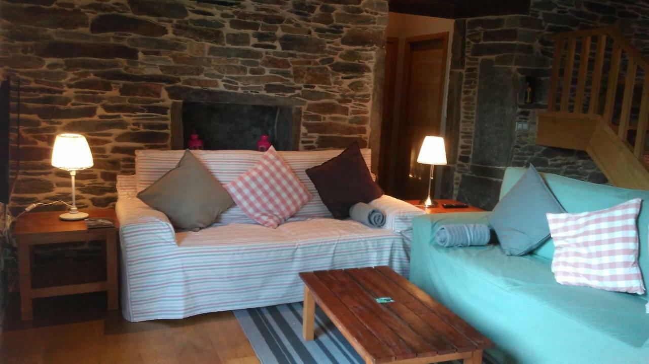 Casa Do Grilo Guest House Monfero Luaran gambar