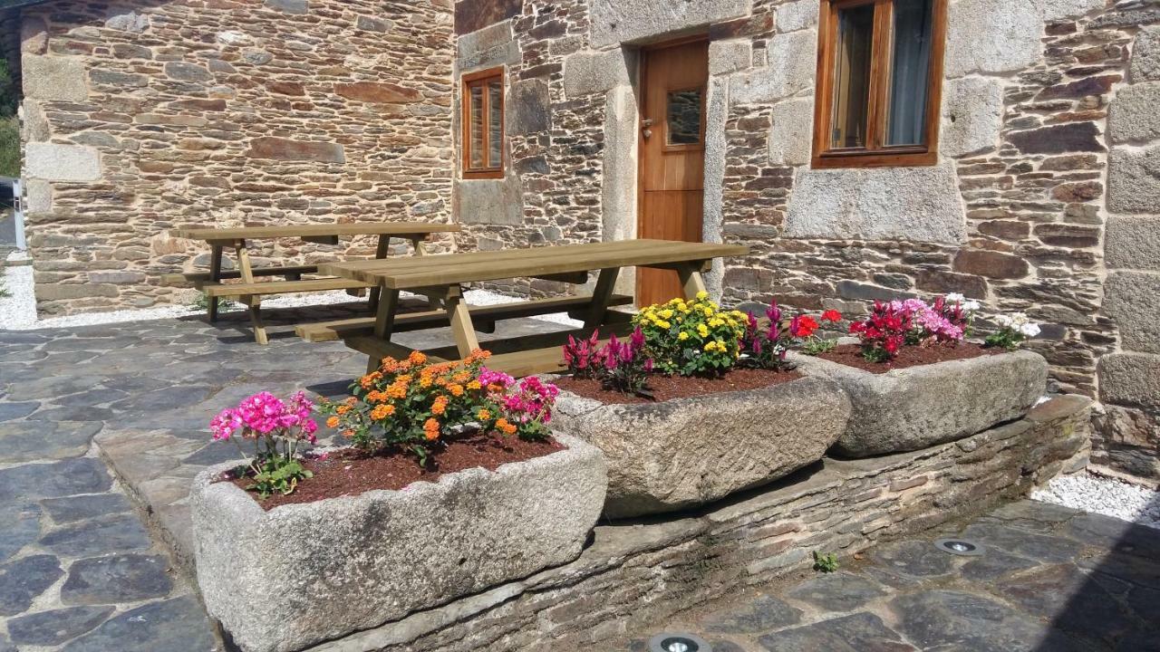 Casa Do Grilo Guest House Monfero Luaran gambar